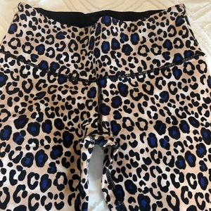 Victoria’s Secret Sport 7/8” leggings XS like new